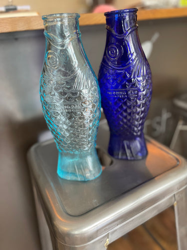 Lot de 2 carafes 'Fish & Fish' 1 L (bleu cobalt et bleu translucide) - remise 10%